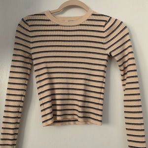 Long sleeve crop top